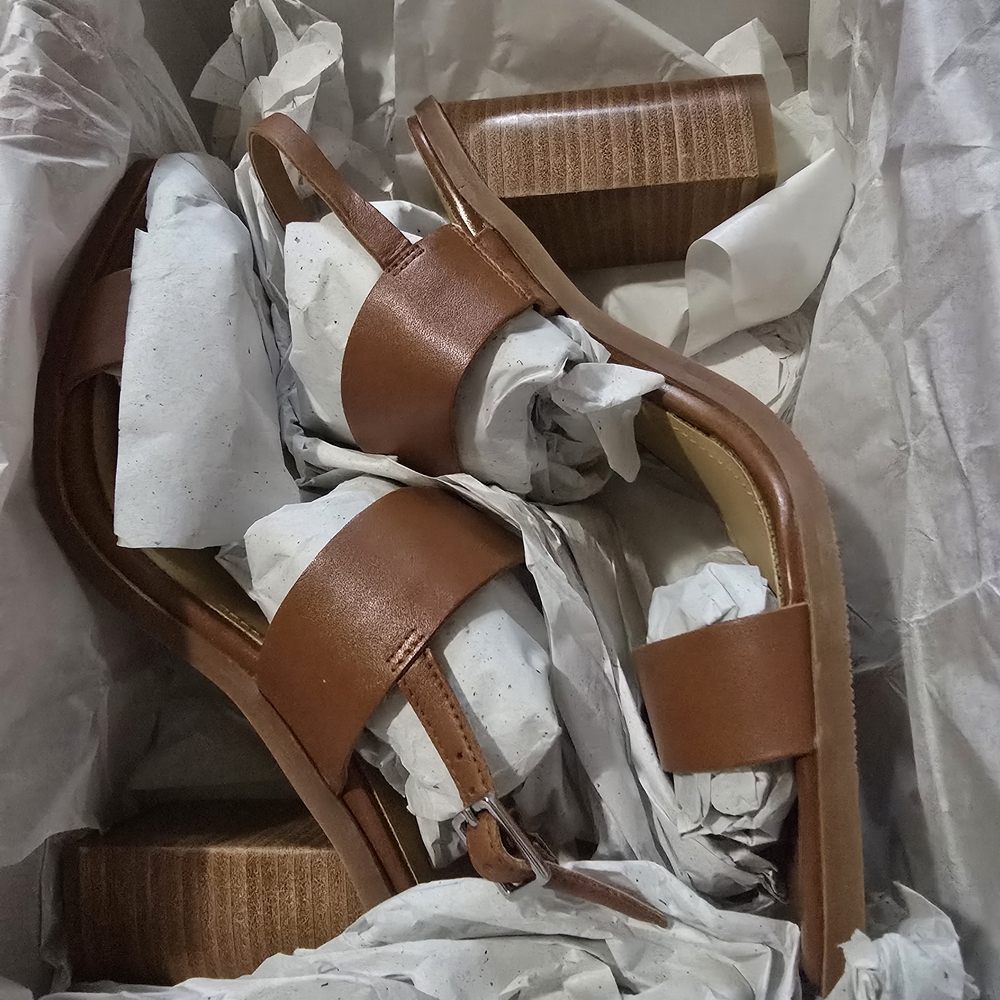 Lisa Vicky Oasis-V Brown Strappy Wedge Sandals